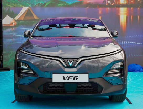dán phim cách nhiệt xe Vinfast vf6 eco
